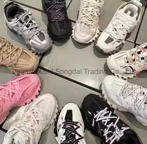 Zapatillas deportivas retro informales de diseño para hombre, versión TOP 7 7.5 Track 3.0 Runner, de alta calidad, estilo clunky y de caña baja. - Product Image 3