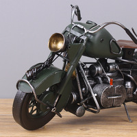 Modèle de voiture en fer forgé artisanal antique, statue de vélo vintage, sculpture rétro de collection pour la maison, le bureau, la vitrine, le bar, le café