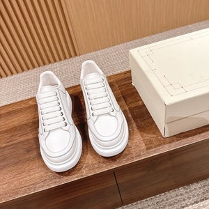Chaussures en cuir véritable de haute qualité, luxueuses, de créateur, rétro, à lacets, tendance, respirantes, avec doublure en mesh, fabriquées sur mesure - Product Image 1