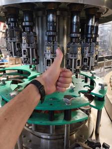 เครื่องปิดฝาขวดแบบโรตารี่อัตโนมัติคุณภาพพรีเมียมสำหรับขวดไวน์ วิสกี้ และน้ำผลไม้ พร้อมจำหน่ายในราคาส่งออก - Product Image 3