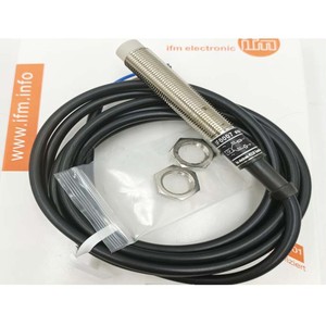 Un capteur de proximité IFM New IF0007 en boîte - Product Image 1