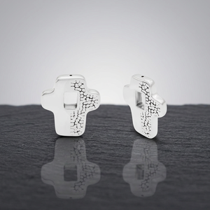 Precios Razonables: Colgante de Cruz Plateado con Textura Dividida y Recorte Cuadrado Central de Plata 925 para Mujer, de 925 Silver Vault - Product Image 3