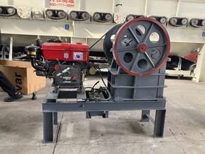 Diesel-Backenbrecher für Schwerlastbetrieb, stationär und mobil, mit niedrigem Fabrikpreis, Backen aus hochmanganhaltigem Stahl, langlebiger Steinbrecher - Product Image 3