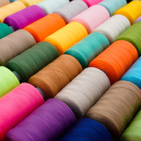 Vente en gros de 1000 yards/bobine de fil à coudre polyester mélangé pour machine à coudre couture à la main quilting