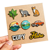 Lot de badges personnalisés en émail souple pour animaux de dessin animé, paysages naturels, sérigraphie, alliage de zinc, designs variés, vente en gros