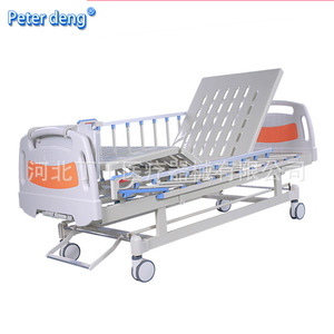 Lit d'hôpital manuel Peter Deng à double fonction avec frein central et barrières de sécurité pour patients âgés - Product Image 3