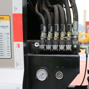 Dongfeng รถบรรทุกอัดขยะ5 M3ยูโร3 120L /240L ถังขยะขนาดเล็กสำหรับทำความสะอาดถนนรถจัดการขยะ - Product Image 6