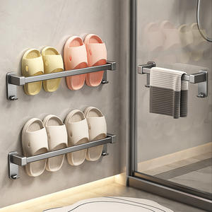 Support mural rectangulaire à 1 niveau pour pantoufles de salle de bain Heaven And Earth Fish, à suspendre sur la porte, pour chaussures - Product Image 1