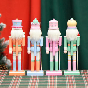 Ornement Soldat <span class=keywords><strong>Casse</strong></span>-<span class=keywords><strong>Noisette</strong></span> Coloré Macaron Écologique Fait Main avec Détails Peints à la Main et Finition Brillante pour Noël et le Nouvel An - Product Image 4