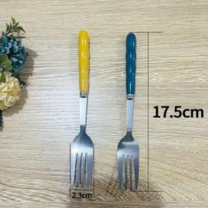 Cuchara de bambú C364, linda tenedor de estilo coreano, tenedor de mango largo para frutas, tenedor para comer, suministro a un yuan - Product Image 1