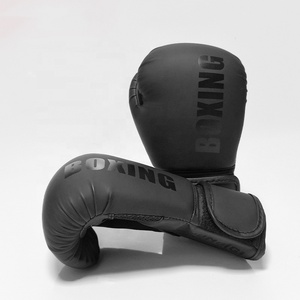 Gants <span class=keywords><strong>de</strong></span> boxe <span class=keywords><strong>de</strong></span> haute qualité pour la boxe, le kickboxing, l'entraînement <span class=keywords><strong>MMA</strong></span>, logo personnalisable, confortables pour les coups <span class=keywords><strong>de</strong></span> poing et les sacs <span class=keywords><strong>de</strong></span> <span class=keywords><strong>frappe</strong></span> - Product Image 4