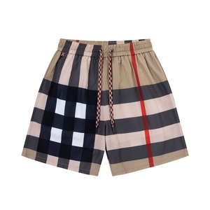 Shorts Burberry de lujo para hombre, estilo casual, holgados, elásticos, impermeables, a cuadros, para vacaciones en la playa. - Product Image 1