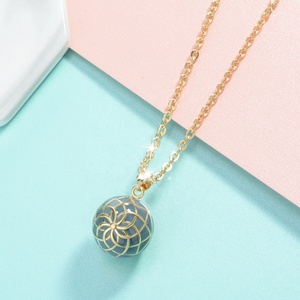 Joyería de declaración Vintage hecha a mano, colgante de bola de armonía mexicana, joyería chapada en oro, collares de mujer con embarazo - Product Image 3