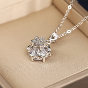 Collana con Pendente Solitario a Sei Punte in Zircone per Donna, Gioiello alla Moda con Catena a Clavicola - Product Image 4