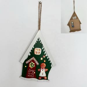 Décoration de Noël suspendue en bois à piles AA - Ornements lumineux en forme de maison de Père Noël et de rennes, LED multicolores, contrôle par minuterie - Product Image 2