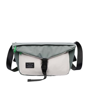 Sac messager grand format en tissu Oxford, fermeture éclair, imperméable, sac de voyage à bandoulière, toutes saisons, unisexe, gris beige, doublure en polyester - Product Image 1