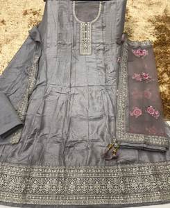 Alta demanda, nuevo y elegante vestido de fiesta Anarkali de seda Dola tradicional indio para mujer, conjunto de Dupatta, el mejor precio para exportar India - Product Image 2