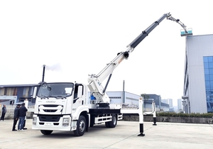 Camion élévateur à flèche télescopique Giga 45m de marque japonaise pour plateforme de levage à godet télescopique - Product Image 4