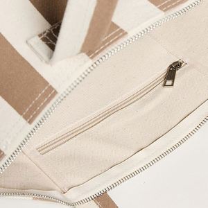 Sac fourre-tout portable personnalisé grand format avec fermeture éclair, imperméable, en toile rayée brodée, pour week-end, voyage, plage, printemps - Product Image 4