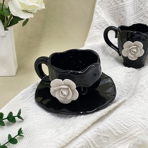 <span class=keywords><strong>Tasse</strong></span> à café 3D en céramique pour le petit-déjeuner Ins Style <span class=keywords><strong>Saint</strong></span>-<span class=keywords><strong>Valentin</strong></span> Pétale à la main Rose blanche <span class=keywords><strong>Tasse</strong></span> à café Soucoupe Thé de l'après-midi <span class=keywords><strong>Tasse</strong></span> en céramique - Product Image 5