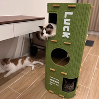 Vente en gros Lit pour chat en feutre rectangulaire en forme de rectangle Planche à gratter arbre à chat multicouche de style cartoon Carton classique toutes saisons/