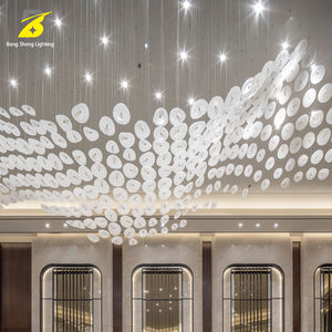 Lustre en forme de disque ondulé personnalisé - Luminaire suspendu LED de luxe pour hall d'hôtel et salle de banquet - Product Image 4