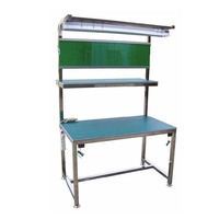 Banc de travail robuste pour atelier de mécanique, réparation de moules et usinage de pièces.