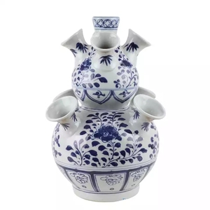 Vases à fleurs en céramique poreux de forme irrégulière unique, bleu et blanc, avec trous, style européen, style palais, vase en céramique poreux - Product Image 1