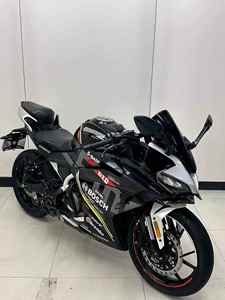 Motocicleta Deportiva de Carreras Chufuu de Alto Rendimiento, 400CC, Bicilíndrica, con Cascos OTB Tipster y Soporte - Product Image 5