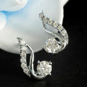 Orecchini E829 in Oro Bianco con Diamanti Taglio Brillante Rotondo, Gioielli di Lusso Naturali - Product Image 3