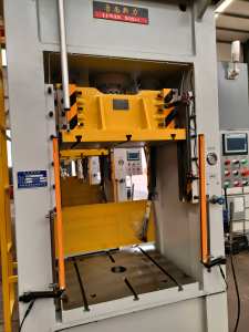 <span class=keywords><strong>Presse</strong></span> hydraulique <span class=keywords><strong>à</strong></span> cadre fermé 315T (3 cylindres) - Personnalisable pour la métallurgie des poudres / le formage SMC - Product Image 6