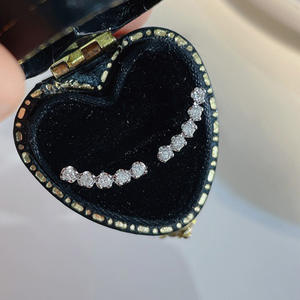 Orecchini in oro bianco con diamanti, taglio rotondo brillante, colore G, gioielli da sposa classici naturali da donna, peso totale 1,5 ct - Product Image 4