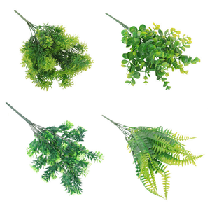 Decorazione Floreale per Matrimoni in Stile Persiano, Piante Artificiali Verdi, 7 Rami di Eucalipto e Foglie di Felce per Uso Interno ed Esterno - Product Image 1