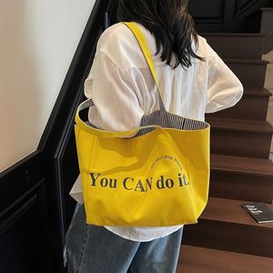 Sac fourre-tout en toile à imprimé lettres tendance avec doublure en polyester à ouverture supérieure, grande capacité pour usage quotidien, voyages et shopping - Product Image 4
