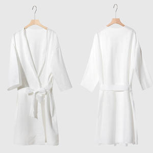 La mejor venta de Kimono no tejido bata de masaje Kimono desechable vestido Albornoz Unisex - Product Image 1