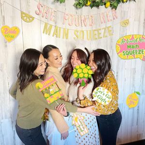 24 Piezas de Decoraciones para Despedida de Soltera con Temática de Limón, Accesorios para Fotomatón 'She Found Her Main Squeeze', Artículos para Fiesta Cítrica - Product Image 4