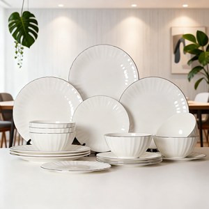 <span class=keywords><strong>Service</strong></span> <span class=keywords><strong>de</strong></span> <span class=keywords><strong>table</strong></span> moderne en <span class=keywords><strong>porcelaine</strong></span> blanche gaufrée, 18 pièces, avec bord <span class=keywords><strong>doré</strong></span> - Product Image 1