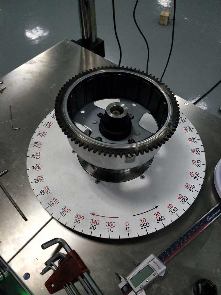 Single Plane Vertical Dynamic Balancing Machine for Clutch Plate