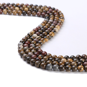 Assortiment de 2358 perles de pierres précieuses à vendre - Product Image 1