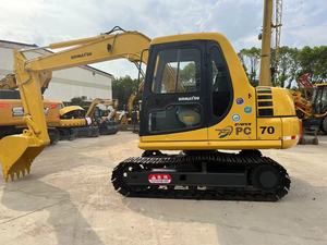 Excavatrice KOMATSU PC70 avec godet de terrassement d'une capacité de 0,2 m³, poids opérationnel de 7 tonnes, moteur Cummins, équipement de construction d'occasion - Product Image 3