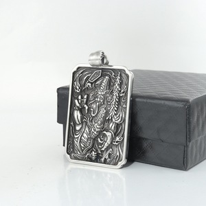 Yunnique – pendentif impermanence en acier inoxydable noir et blanc, collier Punk pour hommes, pendentif carré rétro tendance - Product Image 4