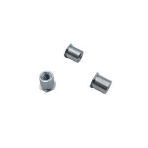 SO-6440-4 type de filetage à trou traversant SO/SOS/SOA/SO4 entretoises auto-serrantes pour panneau - Product Image 1