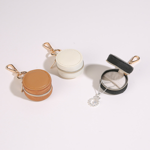 Bolsa de Almacenamiento de Joyas Redonda de Cuero con Logotipo Personalizado, Mini Estuche de Viaje con Cierre y Llavero para Mujer, para Aretes y Anillos - Product Image 4