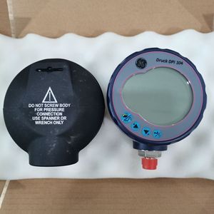 เกจวัดความดันดิจิตอล Druck รุ่น DPI104 2 บาร์ ความแม่นยำ 0.05 สำหรับใช้งานในอุตสาหกรรม - Product Image 1