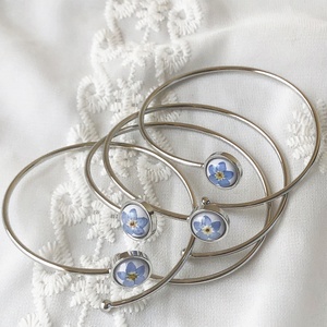Pulsera Ajustable de Resina Epoxi con Flores Secas Reales de Nomeolvides, Diseño Personalizado al por Mayor - Product Image 1