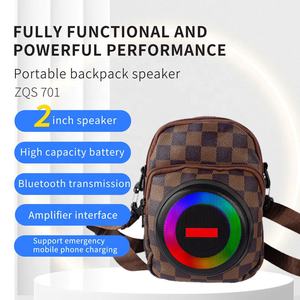 2025 nueva llegada diseño de bolso de hombro especial altavoz BT inalámbrico portátil tarjeta SD bolso altavoz <span class=keywords><strong>Karaoke</strong></span> para mochilero/excursionista - Product Image 2