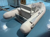 Bateau pneumatique à coque en aluminium UT320 Achilles Hypalon 320 cm avec console