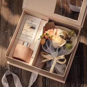 Ensemble de diffuseur de parfum à roseaux personnalisé avec logo, 120 ml, avec des diffuseurs d'arômes créatifs et un coffret cadeau d'<span class=keywords><strong>anniversaire</strong></span> avec fleurs - Product Image 1