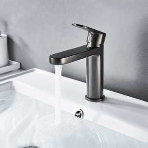 Momali Offres Spéciales économique usine <span class=keywords><strong>prix</strong></span> pistolet métal salle de bain lavabo mitigeur robinet hôtel bassin robinet avec <span class=keywords><strong>eau</strong></span> chaude et froide - Product Image 2