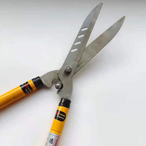 กรรไกรตัดกิ่งเด๋อจือจู้ 180 ซม. ใบมีดสแตนเลสแบบยืดหดได้ ด้ามจับสีเหลือง อุปกรณ์ตัดแต่งกิ่งในสวน - Product Image 3